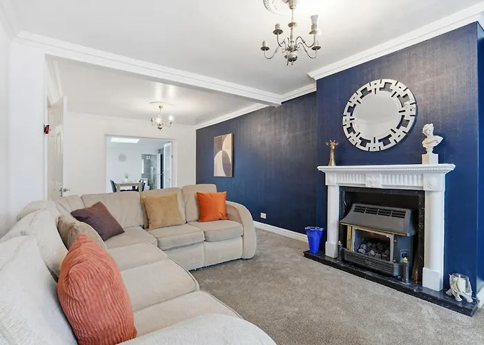 Coventry Contractor Hub - 4Br House With Free Parking And Patio